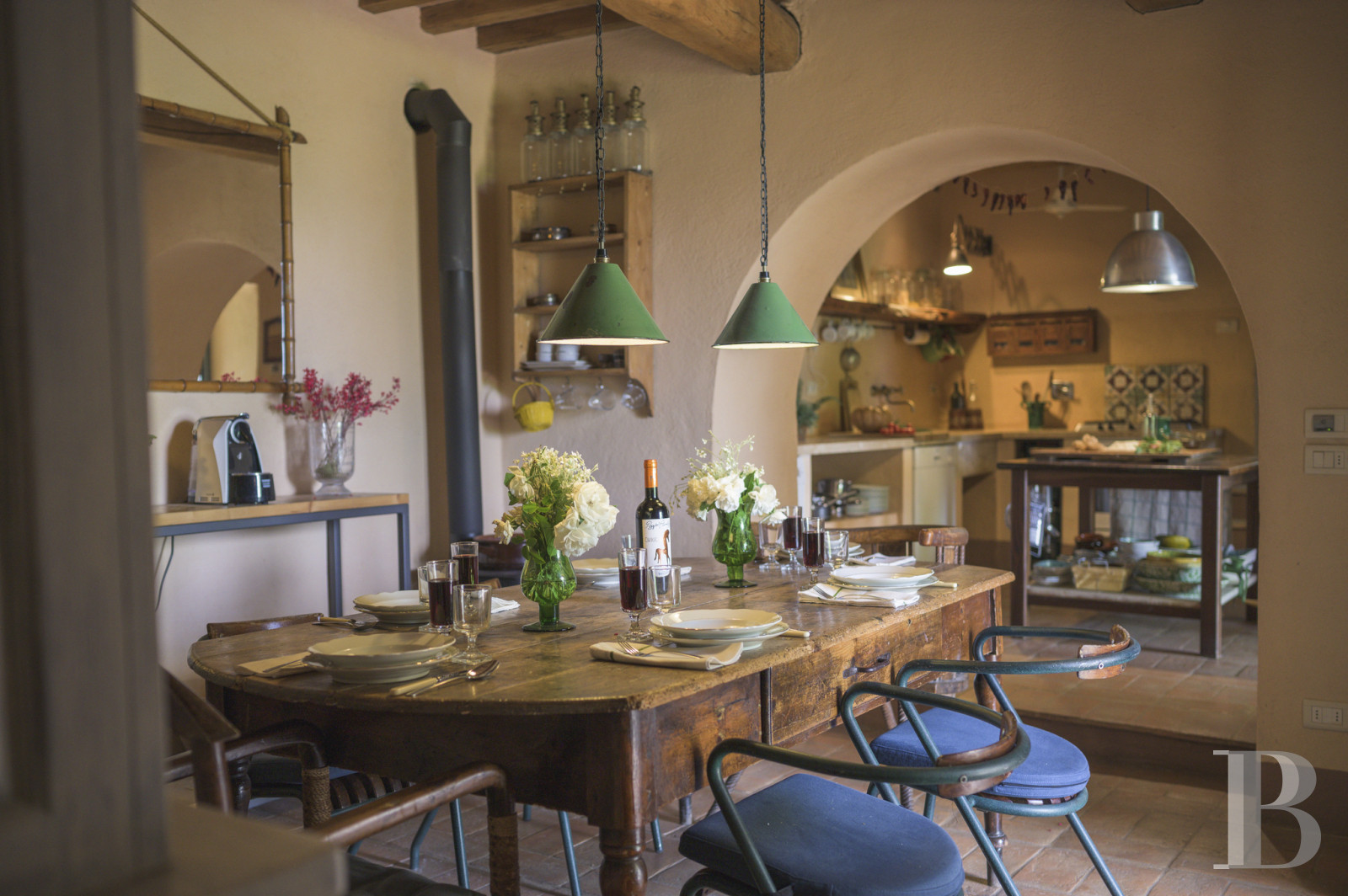 An old olive grove farmhouse restored to its former glory, overlooking the countryside in the Val d'Orcia in Tuscany - photo  n°7